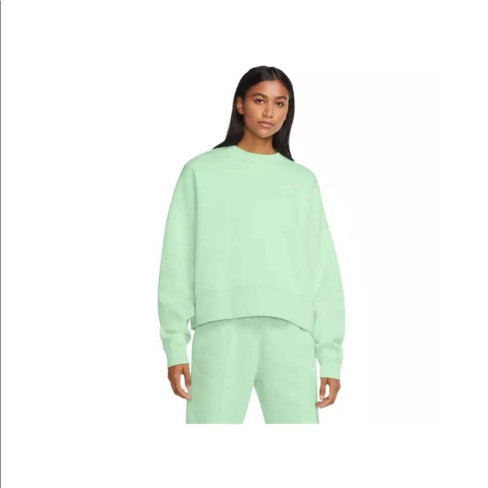 BRAND NEW Nike Crewneck